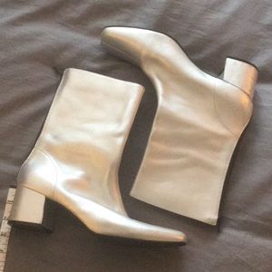 Bongo. Silver metallic ankle boots. Size 10